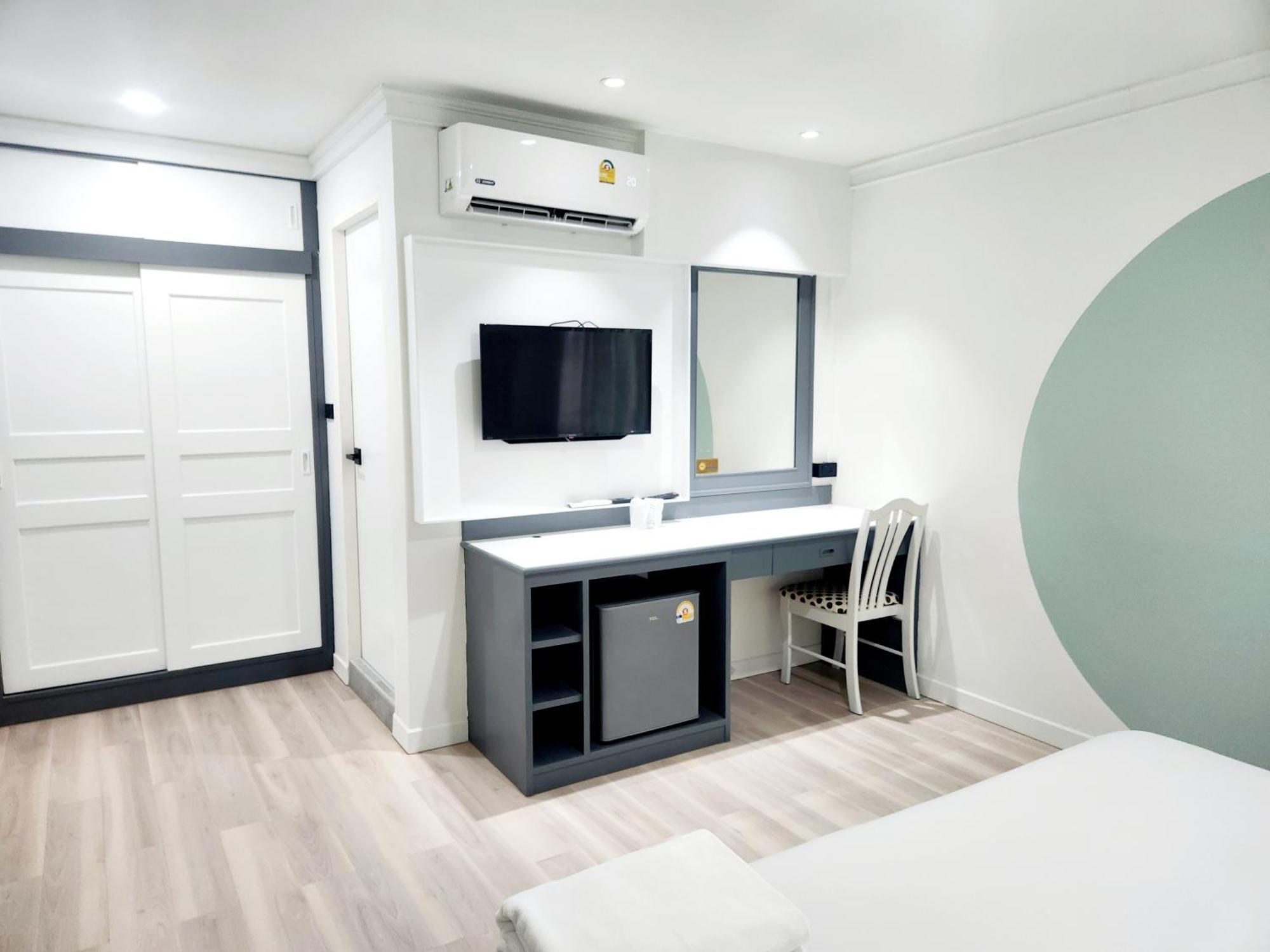 Seatel Phuket, Patong Beach Exteriör bild