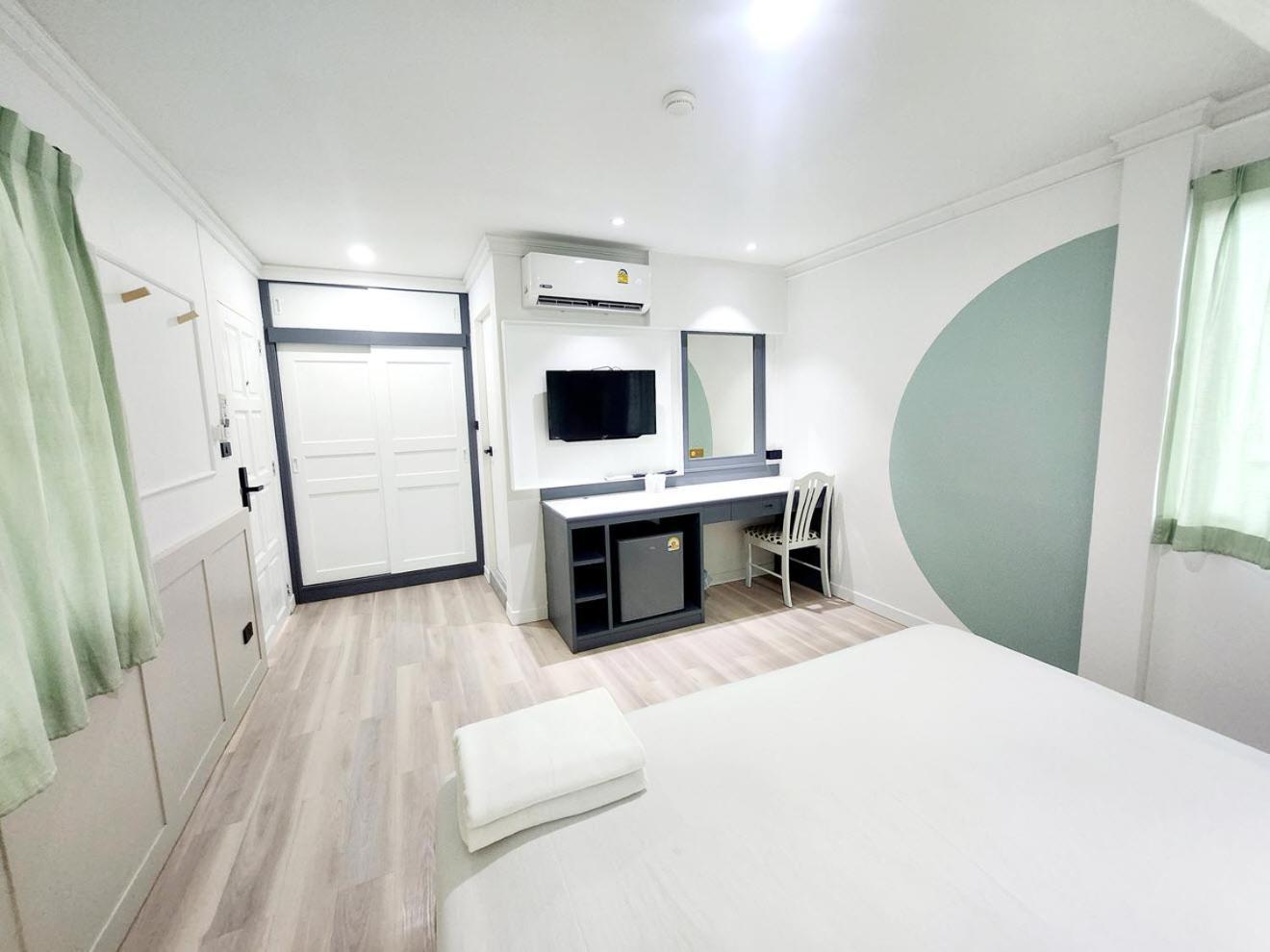 Seatel Phuket, Patong Beach Exteriör bild