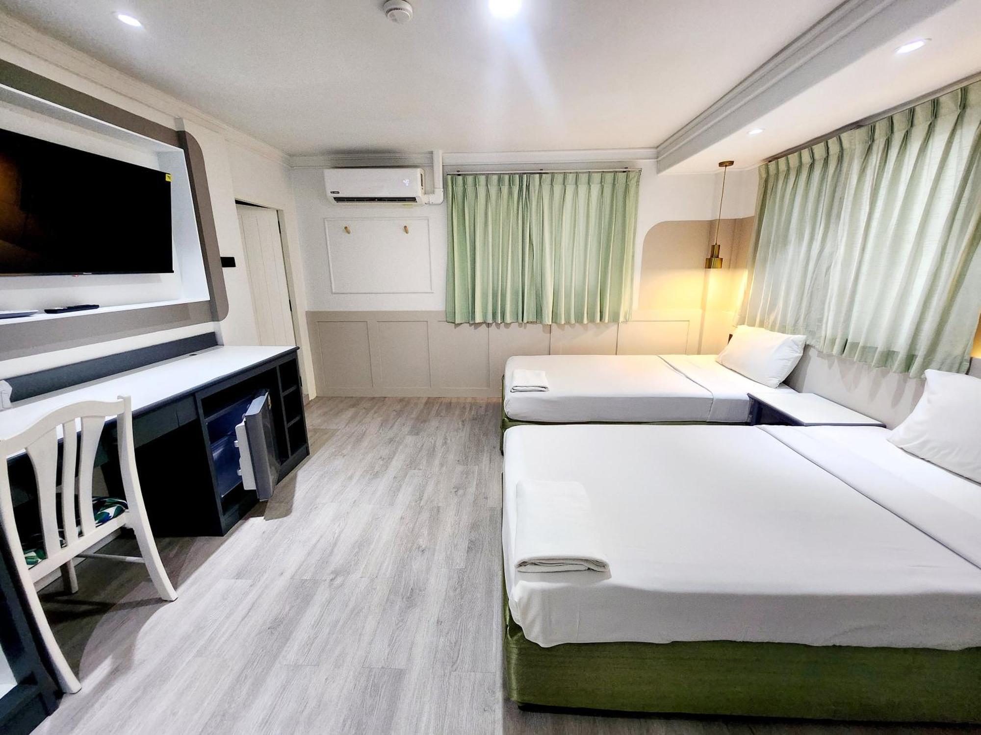 Seatel Phuket, Patong Beach Exteriör bild