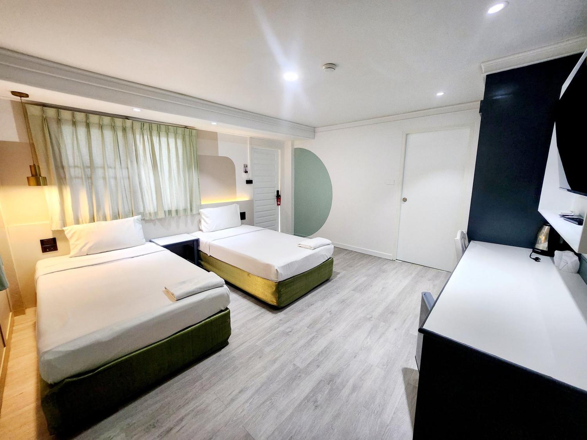 Seatel Phuket, Patong Beach Exteriör bild