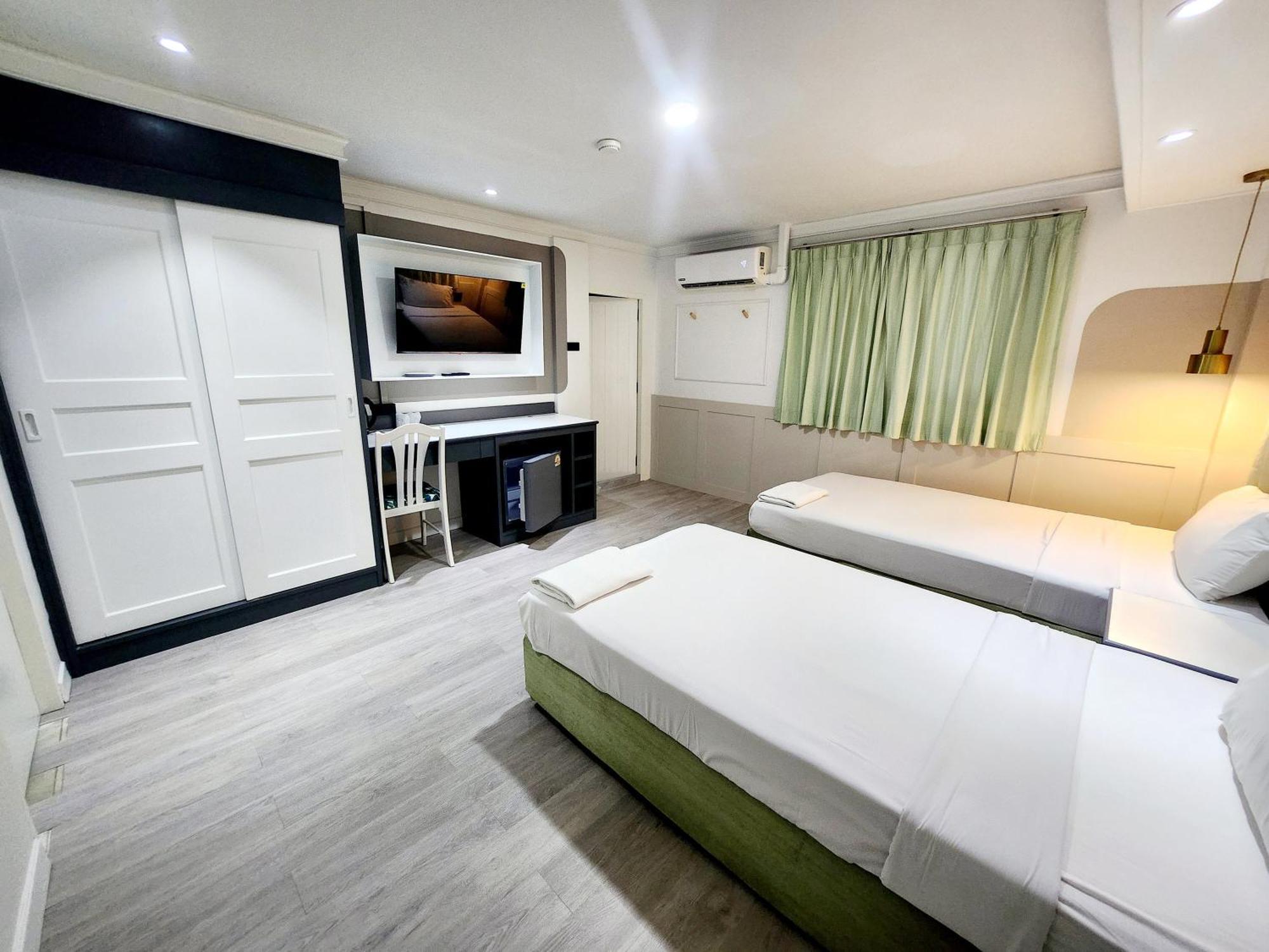 Seatel Phuket, Patong Beach Exteriör bild