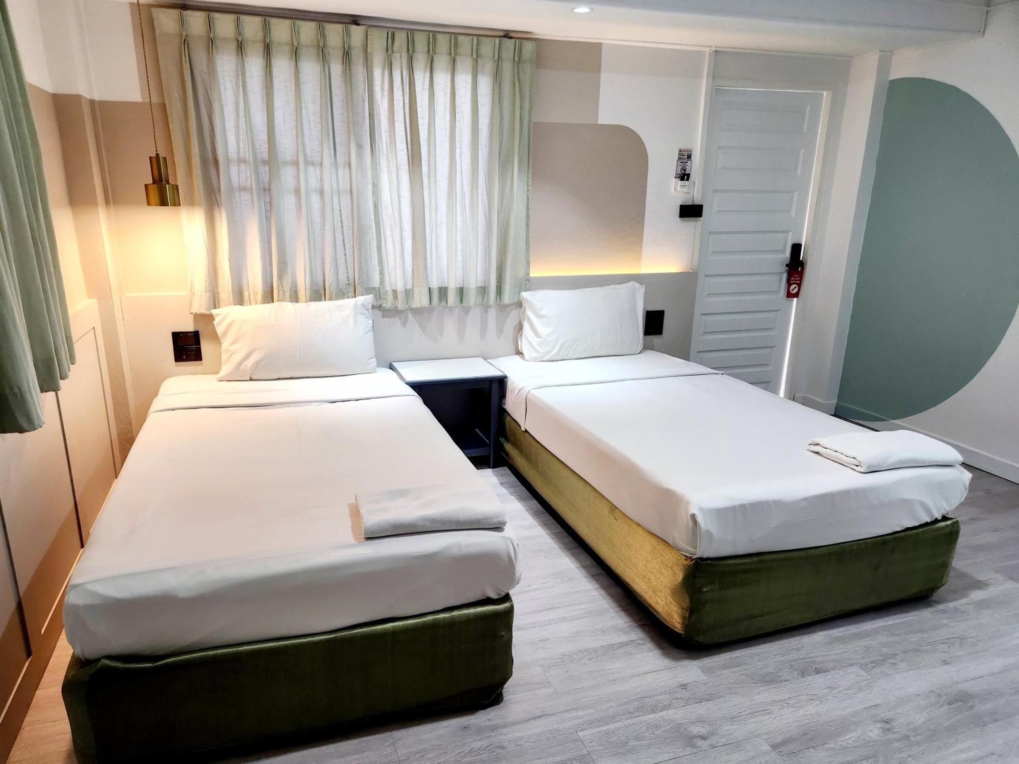 Seatel Phuket, Patong Beach Exteriör bild