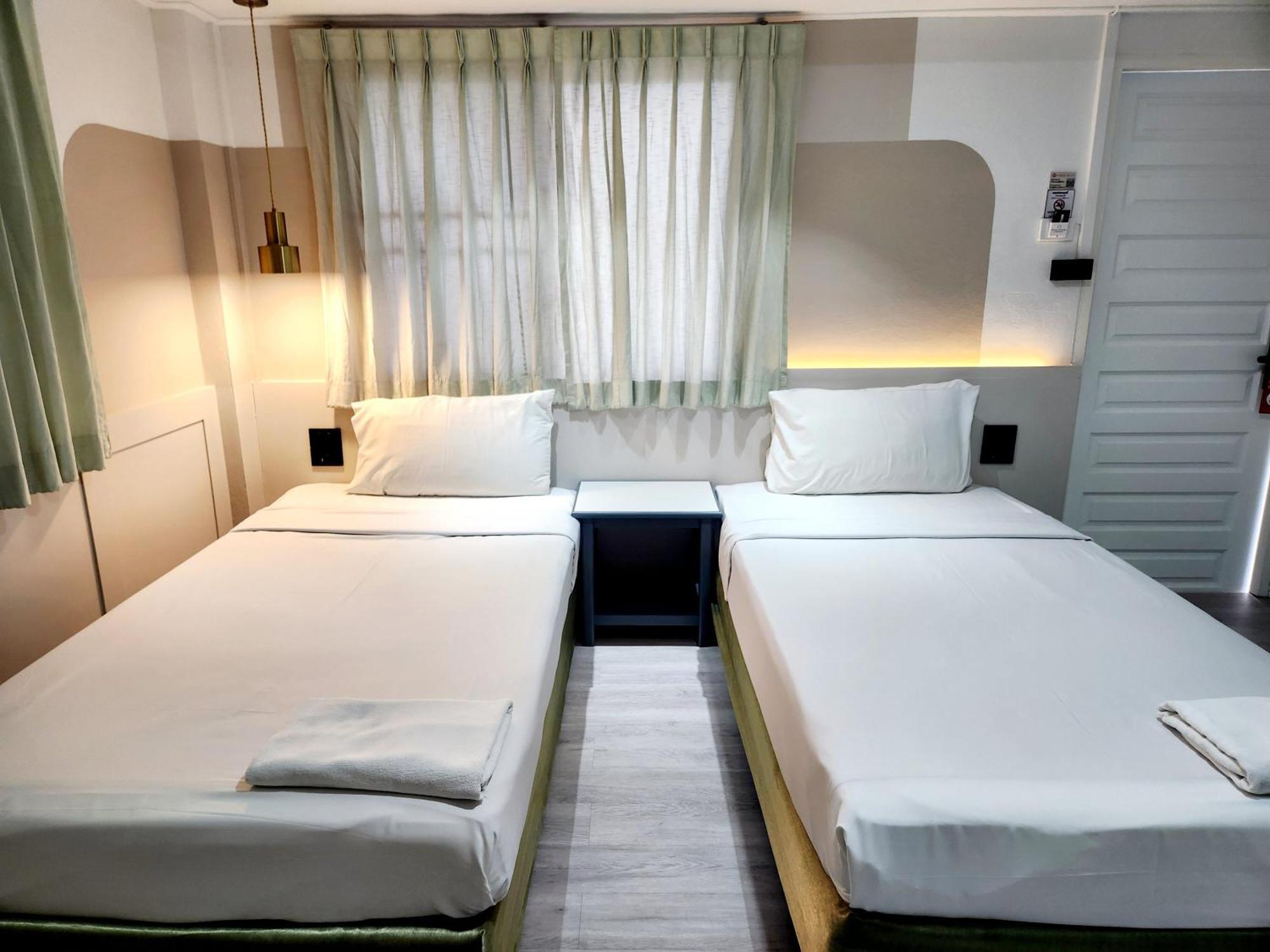 Seatel Phuket, Patong Beach Exteriör bild