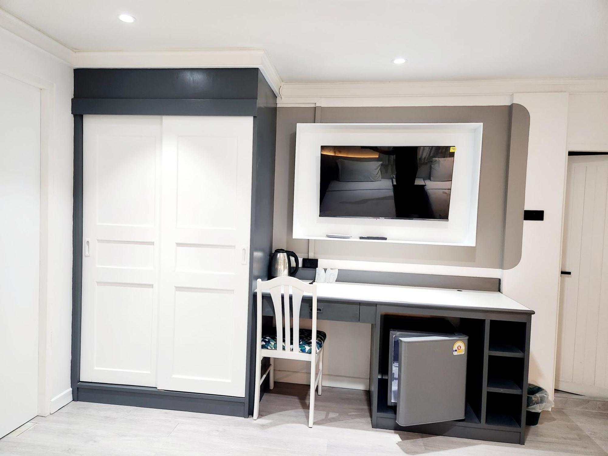 Seatel Phuket, Patong Beach Exteriör bild