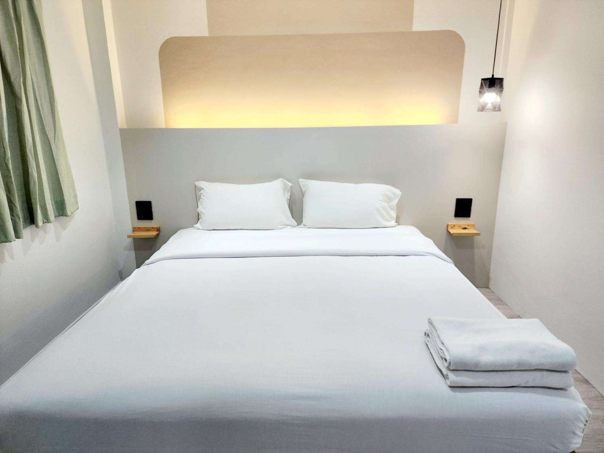 Seatel Phuket, Patong Beach Exteriör bild