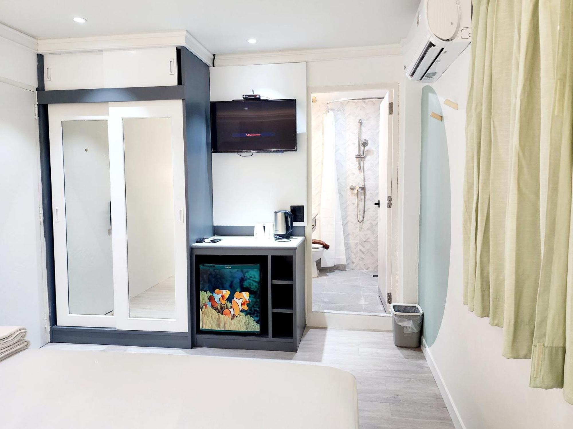 Seatel Phuket, Patong Beach Exteriör bild