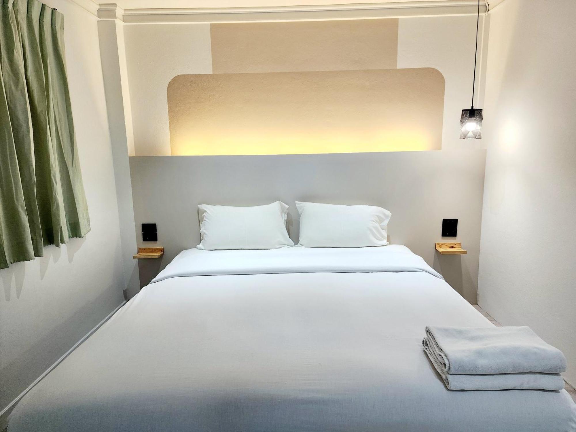 Seatel Phuket, Patong Beach Exteriör bild