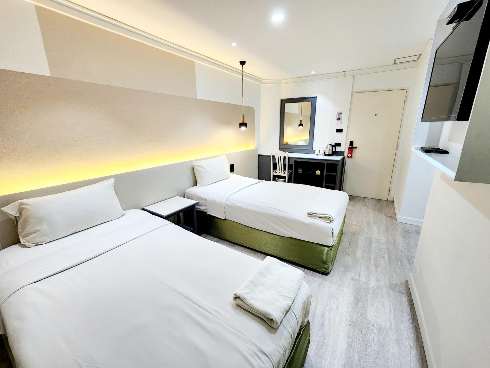 Seatel Phuket, Patong Beach Exteriör bild