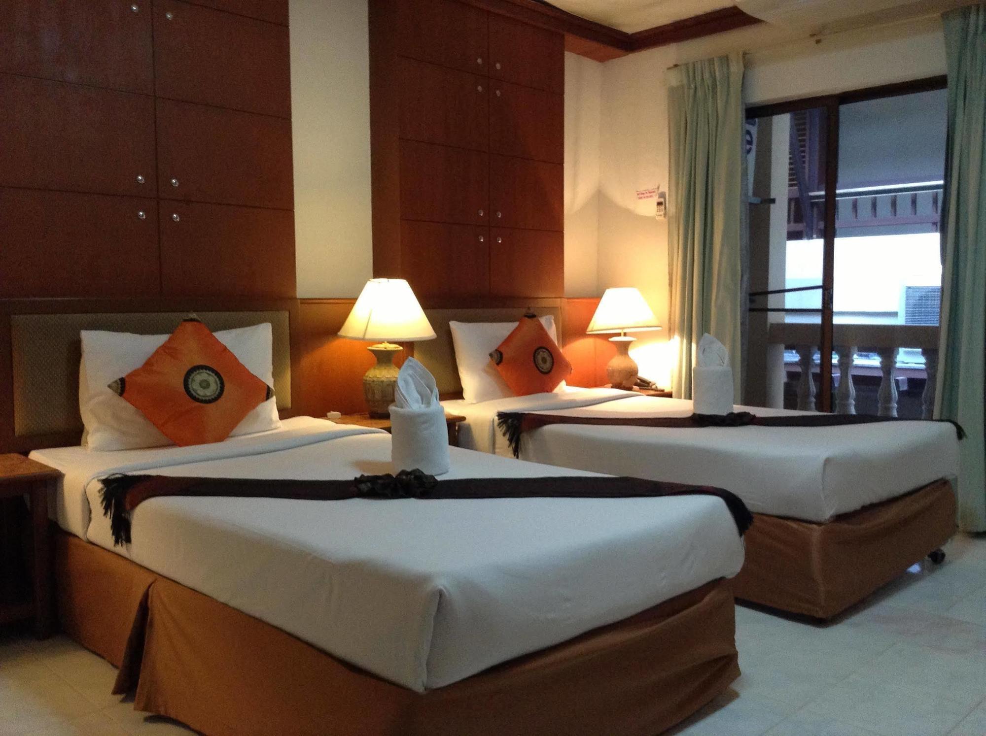 Seatel Phuket, Patong Beach Exteriör bild