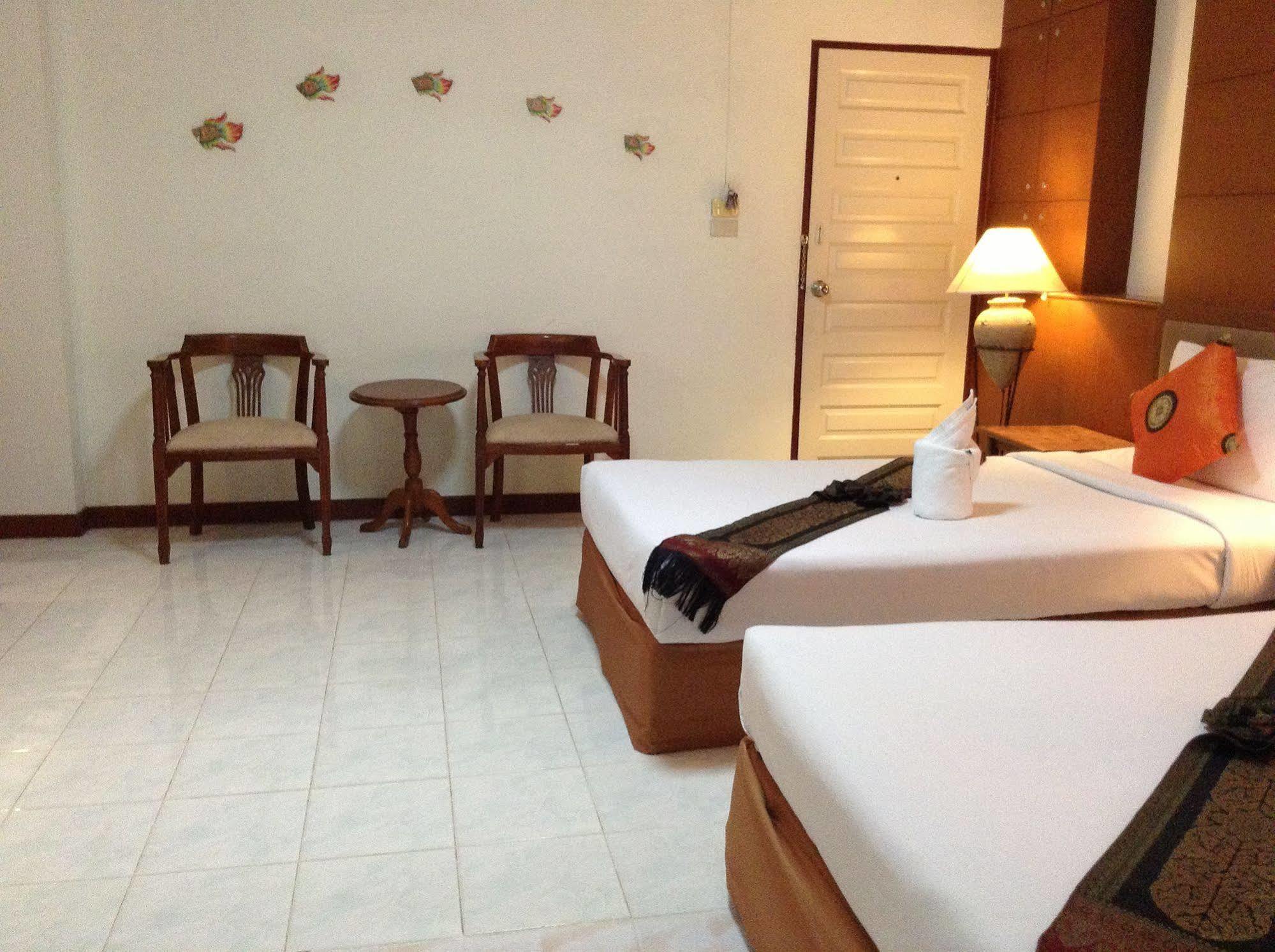 Seatel Phuket, Patong Beach Exteriör bild